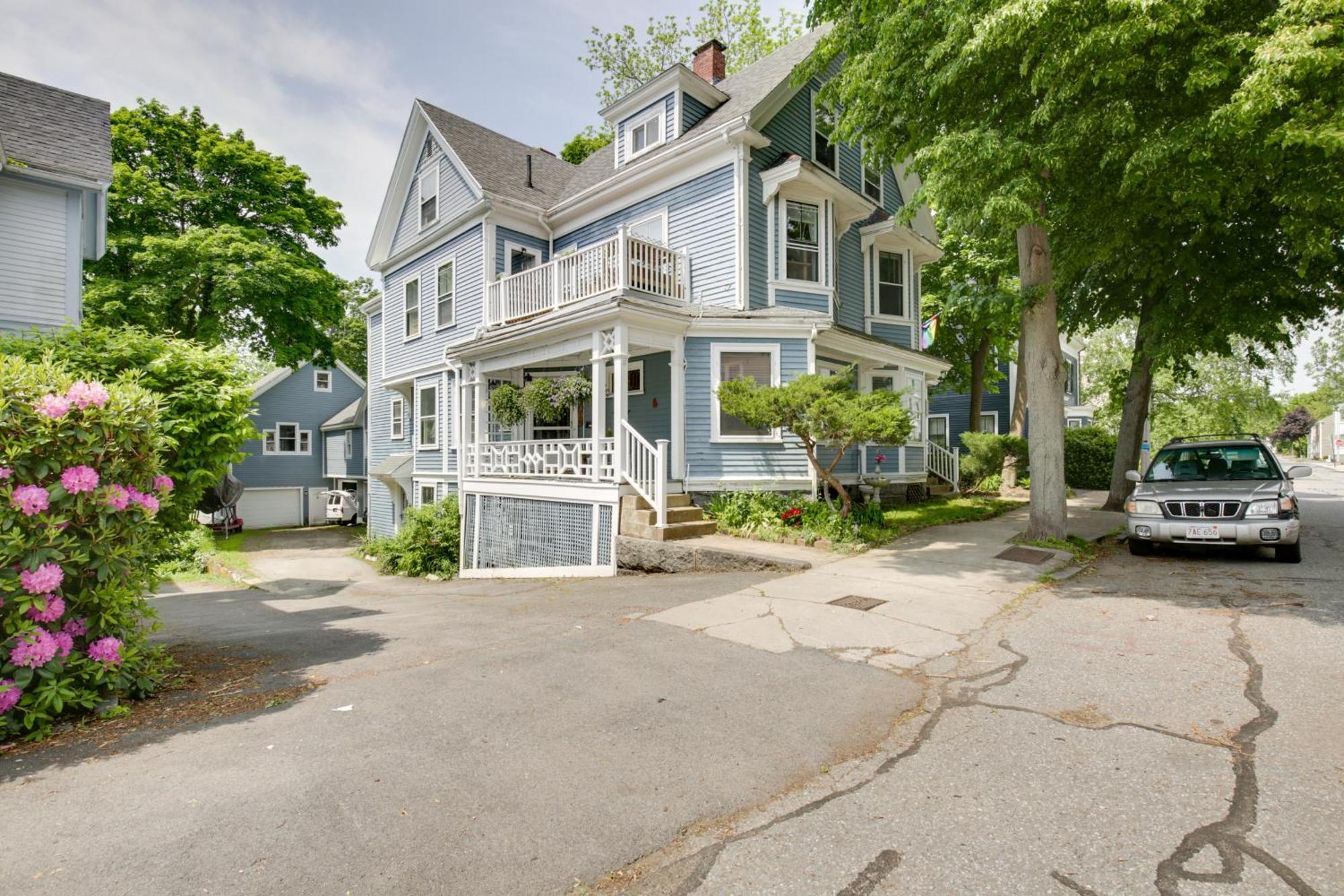 Quaint Beverly Townhome Walk To Beach And Downtown! Экстерьер фото